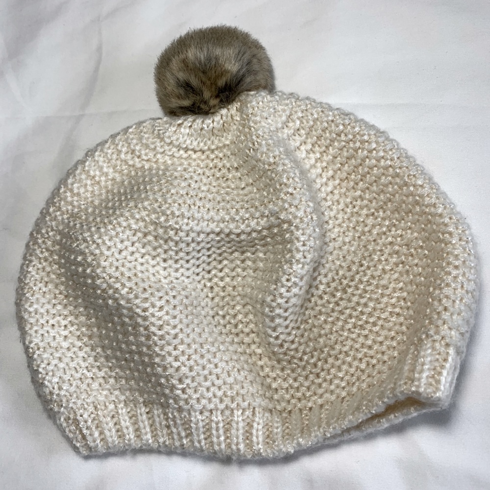 Cute winter fur pom hat!
